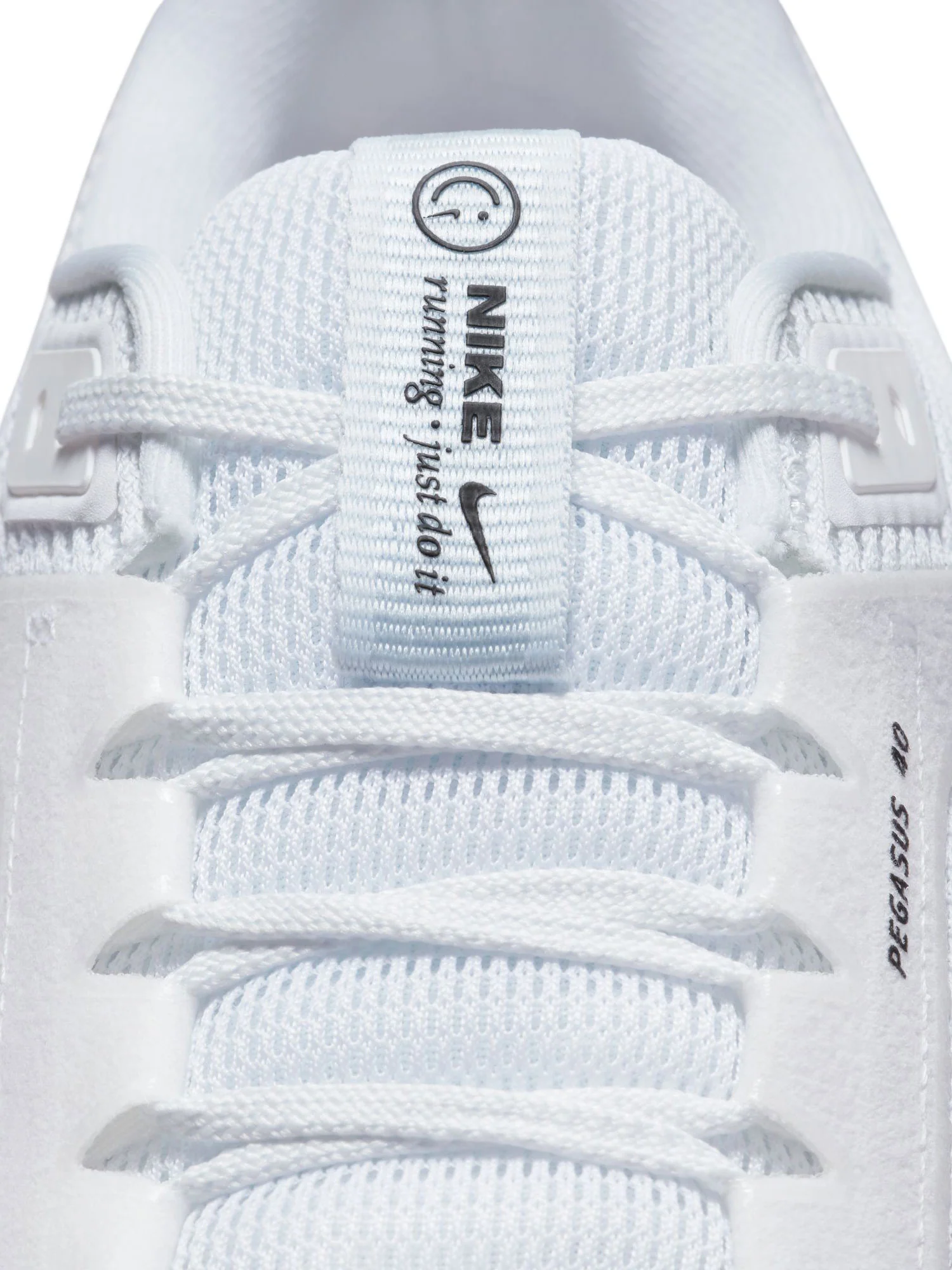 Nike Air Zoom Pegasus 40 Men’s Shoes - Image 27