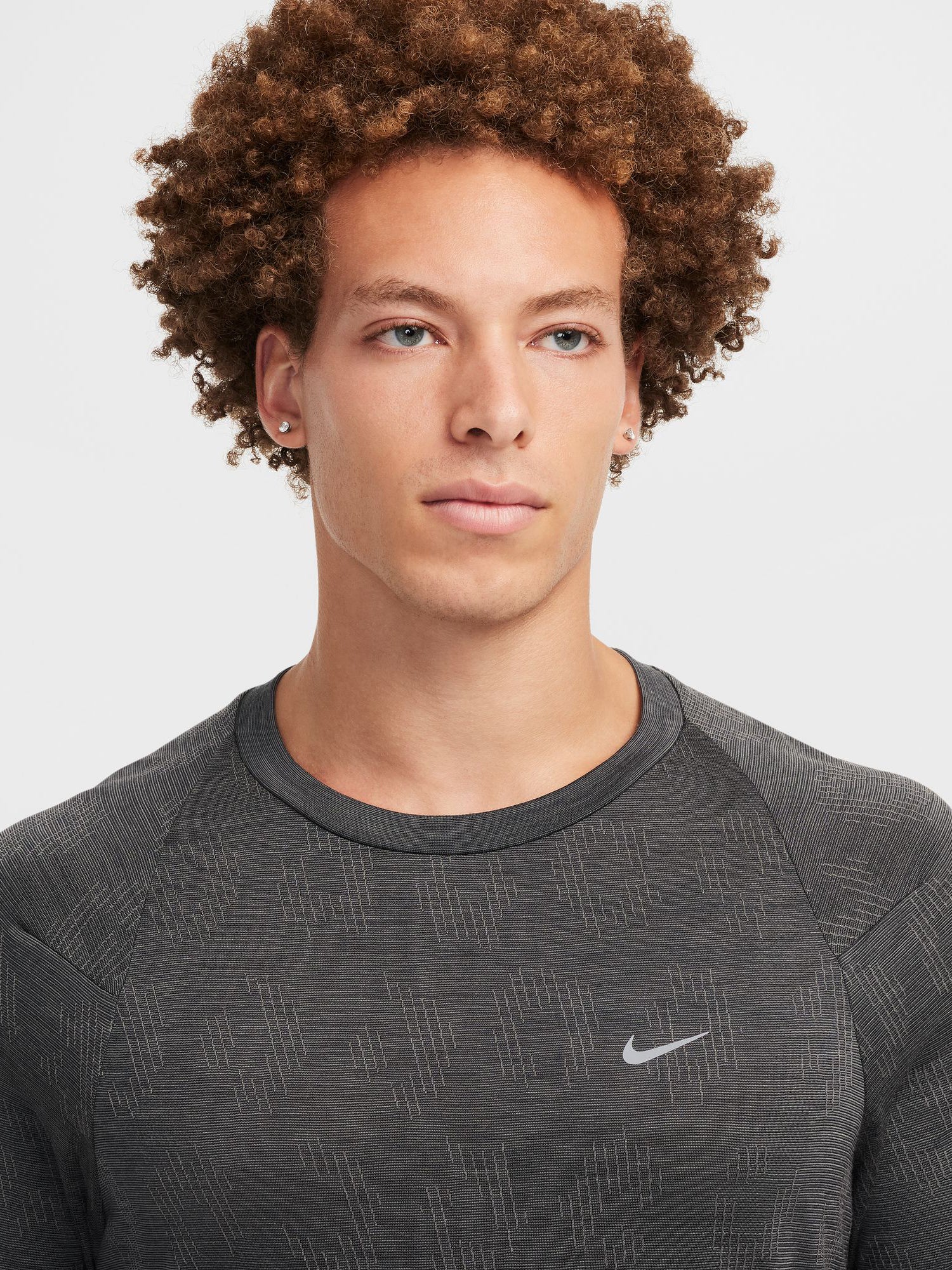 Nike Men's Running Division Therma-FIT ADV Long-Sleeve Running Top - Image 4
