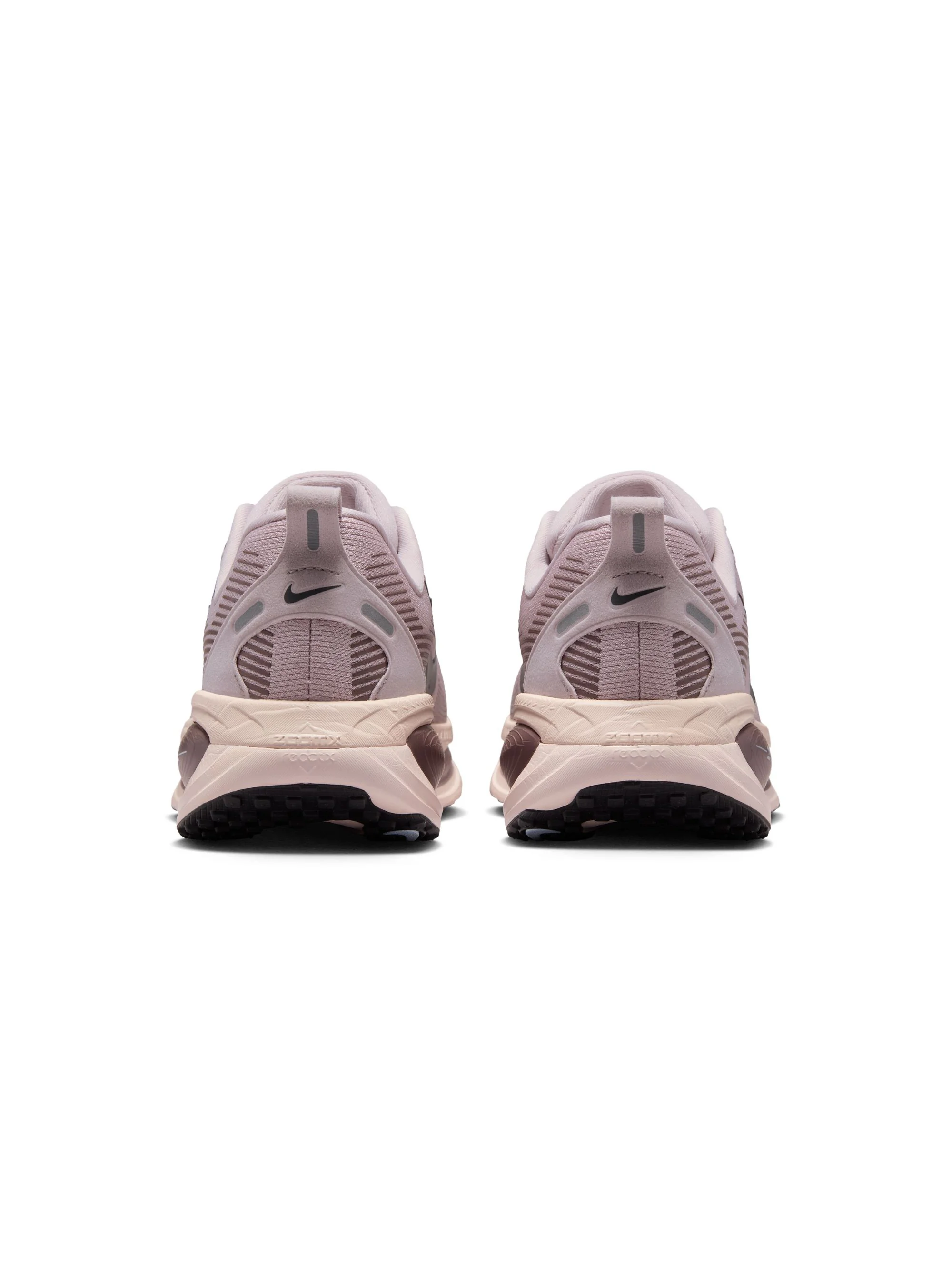 Nike Vomero 18 Women's Shoe - Image 27