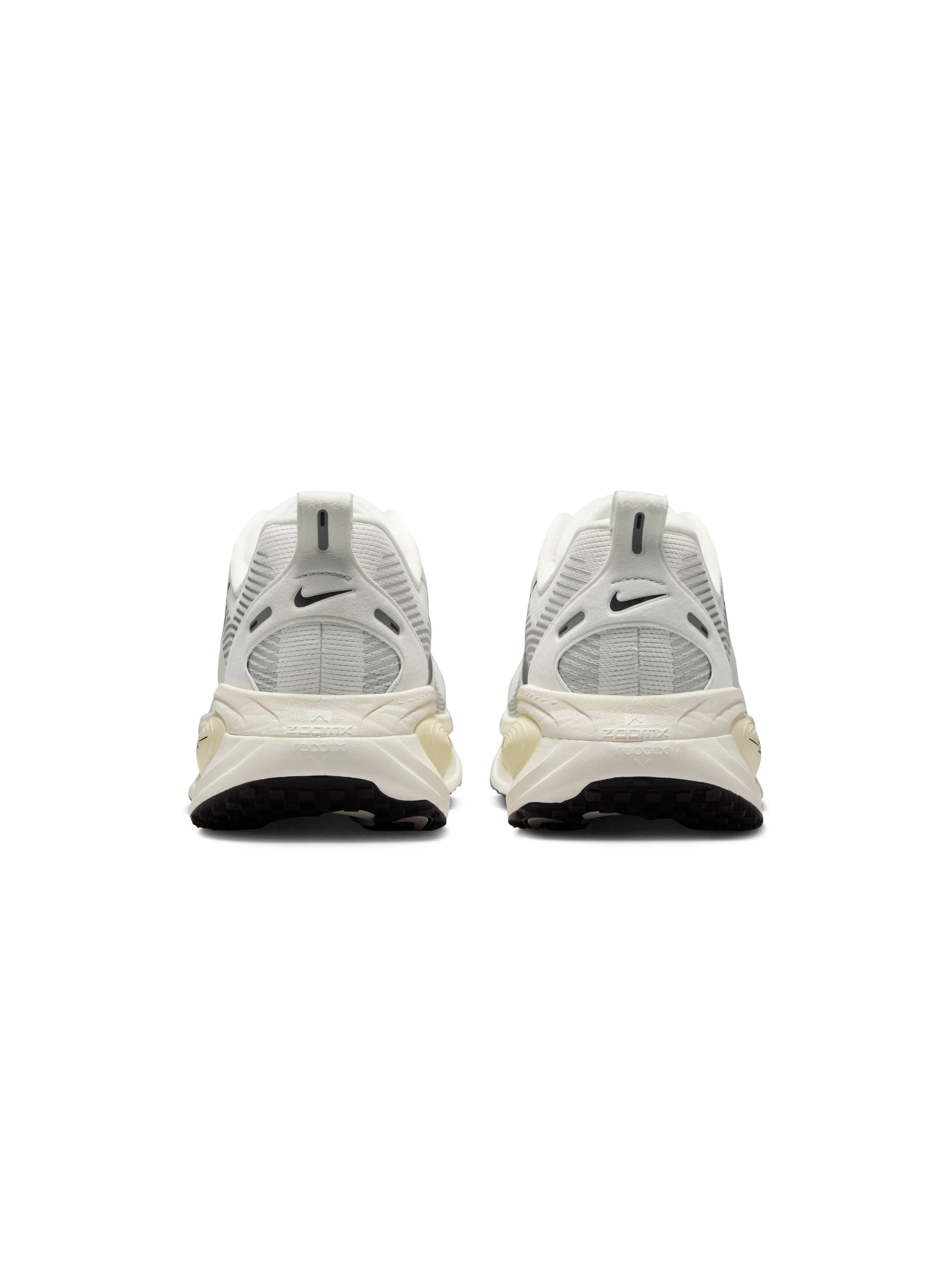 Nike Vomero 18 Women's Shoe - Image 66