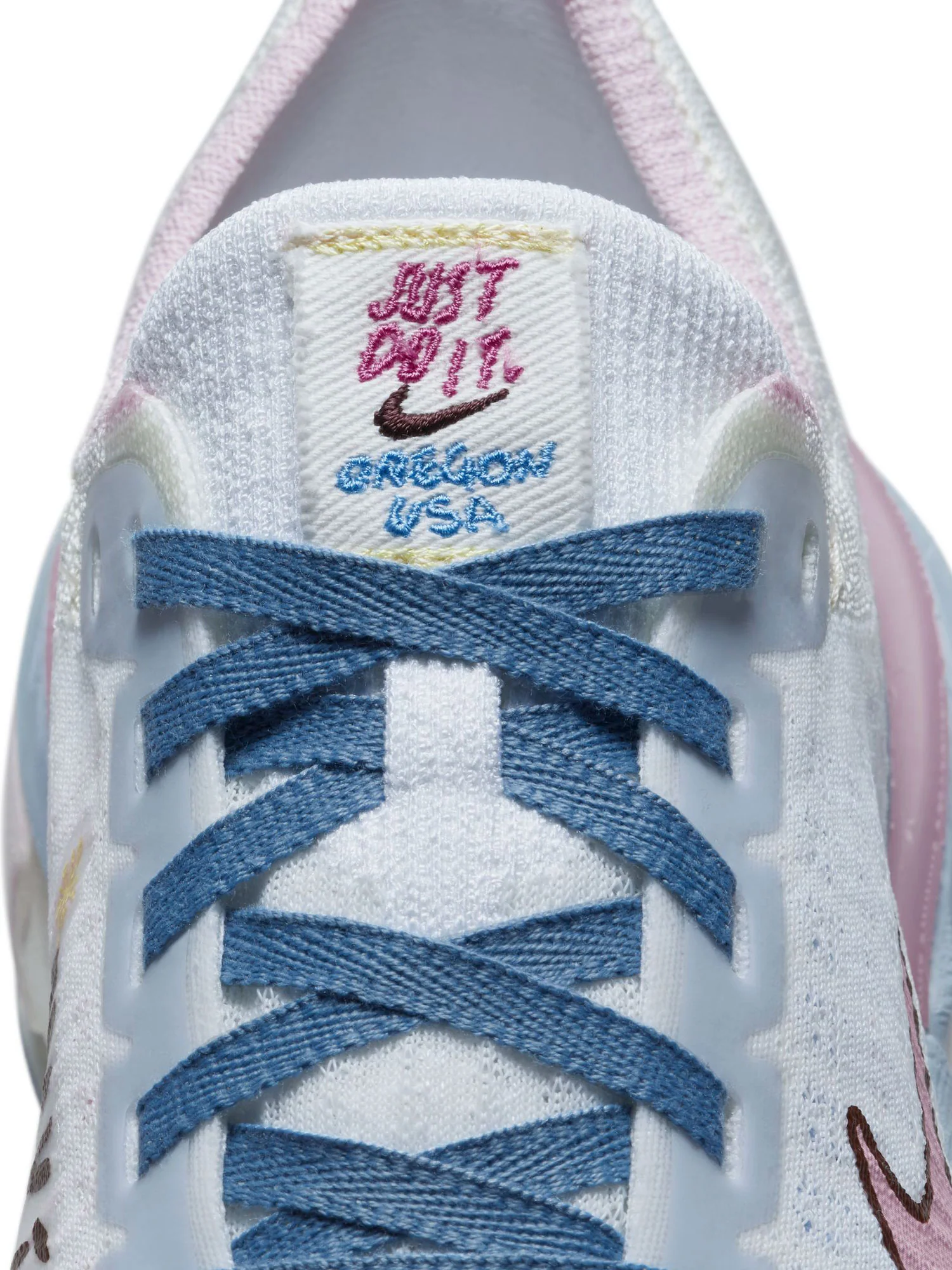 Nike ZoomX Invincible Run Flyknit 3 Women's Shoes - Image 22